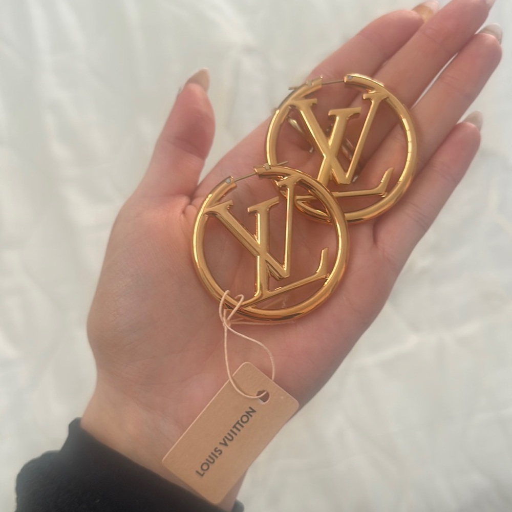 Louise Hoop GM Earrings.